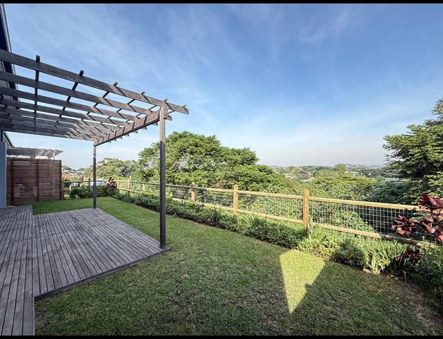 3 BEDROOM TOWNHOUSE FOR SALE IN SALT ROCK